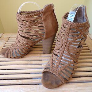 G by Guess Heels Leather Strappy Open Toe Shoes Women’s Size 9.5M